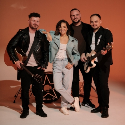 Sám Sebou - Sme pre seba stvorení (feat. Lucie Vondráčková)